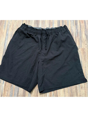 Skora men’s shorts size medium